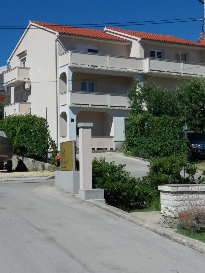 Apartments Poljak Supetarska Draga Exterior foto